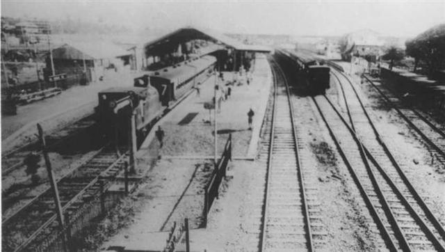 Old Picture Of Dadar Station