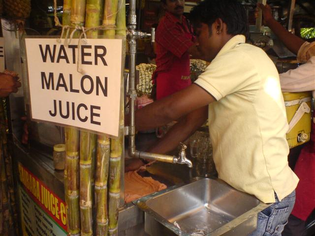 Street Side Juice Shop in Mumbai