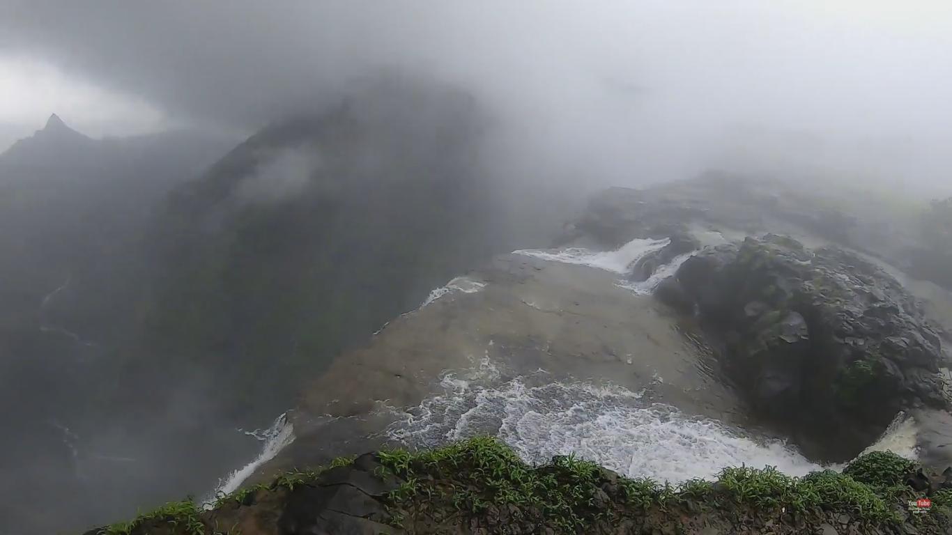 Bhandardara Reverse Waterfall Location